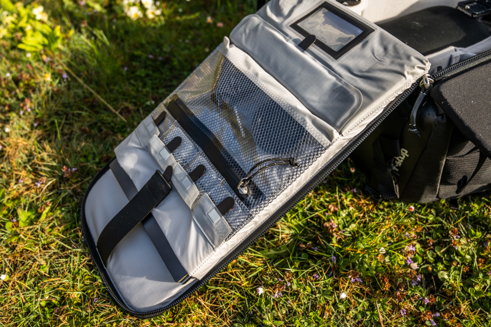 Der f-stop Shinn mit geöffnetem Rückenpanel.