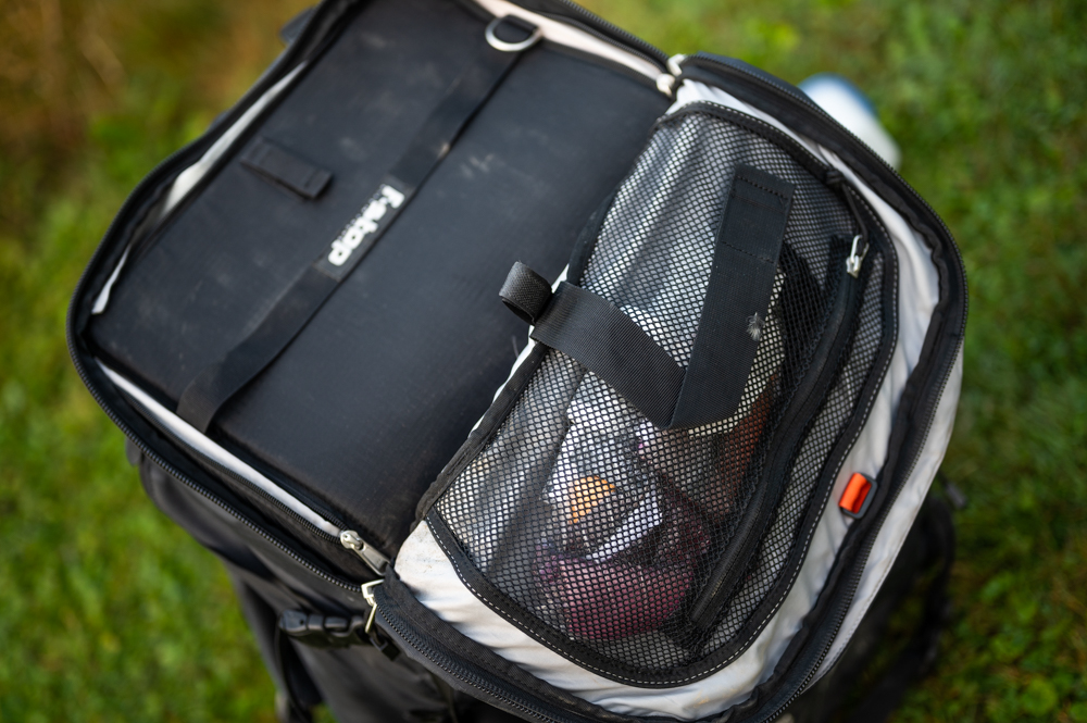 Der f-stop Shinn an der oberen Klappe geöffnet.