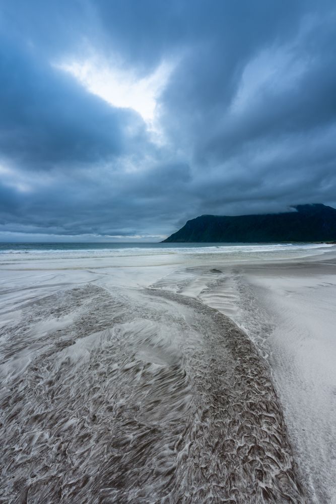 Ein Strand auf den Lofoten.