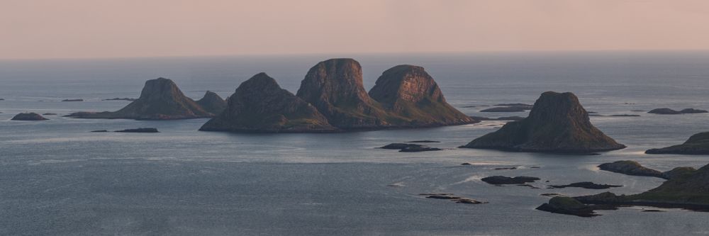 Aussicht auf die äussersten Inseln Røsts.