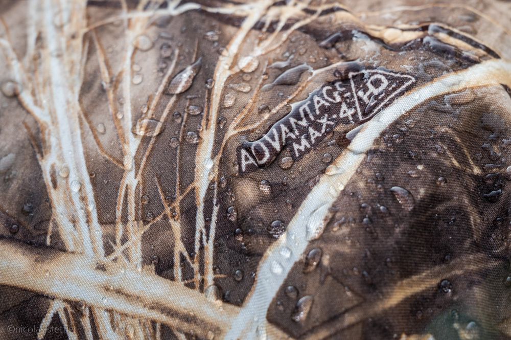 Der Stoff ist wasserabweisend. Die Kamera ist dadurch gut geschützt.