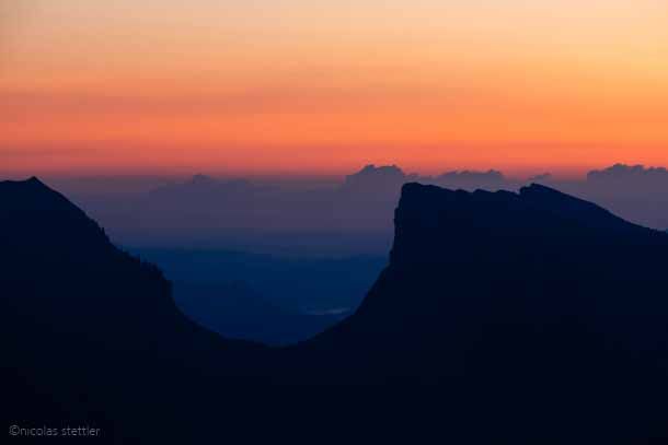 Justistal am Morgen vor der aufgehenden Sonne.